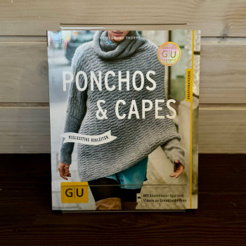 Ponchos & Capes | Buch Second Hand
