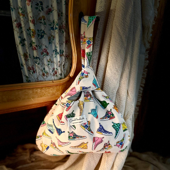 Preview: Japanische Knotentasche | Baumwolle | Sneakerliebe | Außenansicht