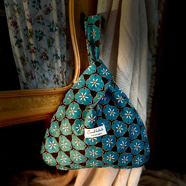 Japanische Knotentasche | Baumwolle |  Retroblüte Petrol | Außenansicht
